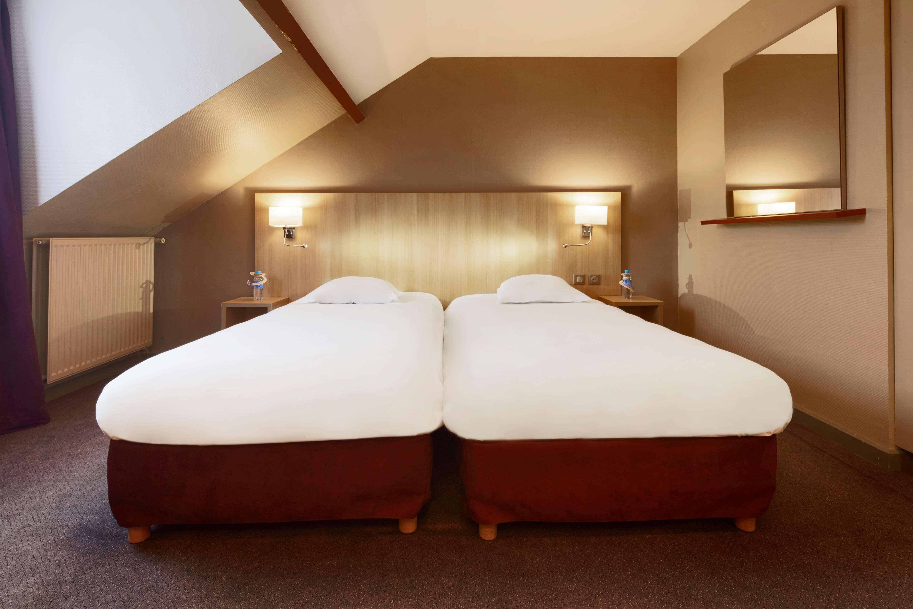 Hotel Europe And Spa Reims Bagian luar foto