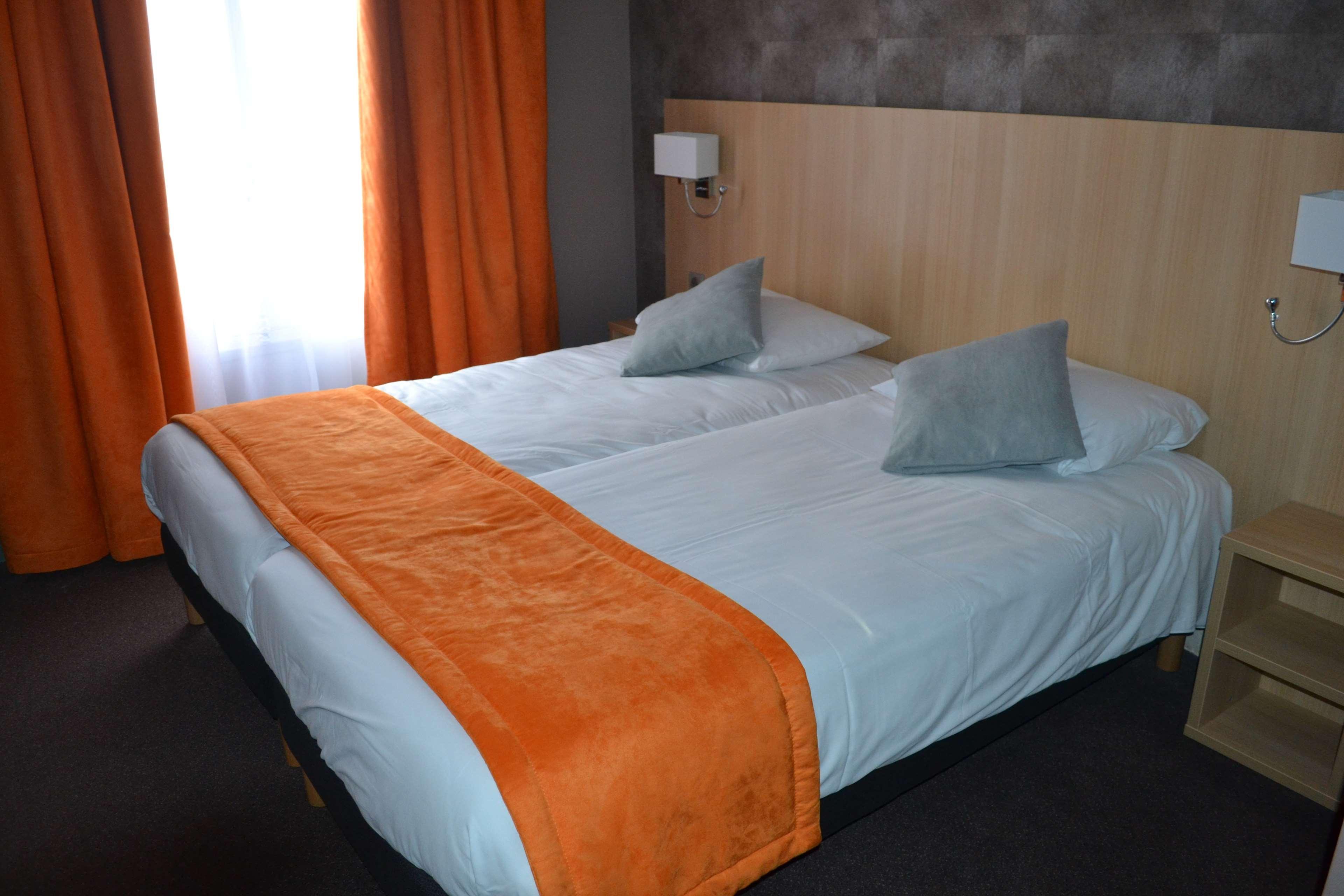 Hotel Europe And Spa Reims Bagian luar foto