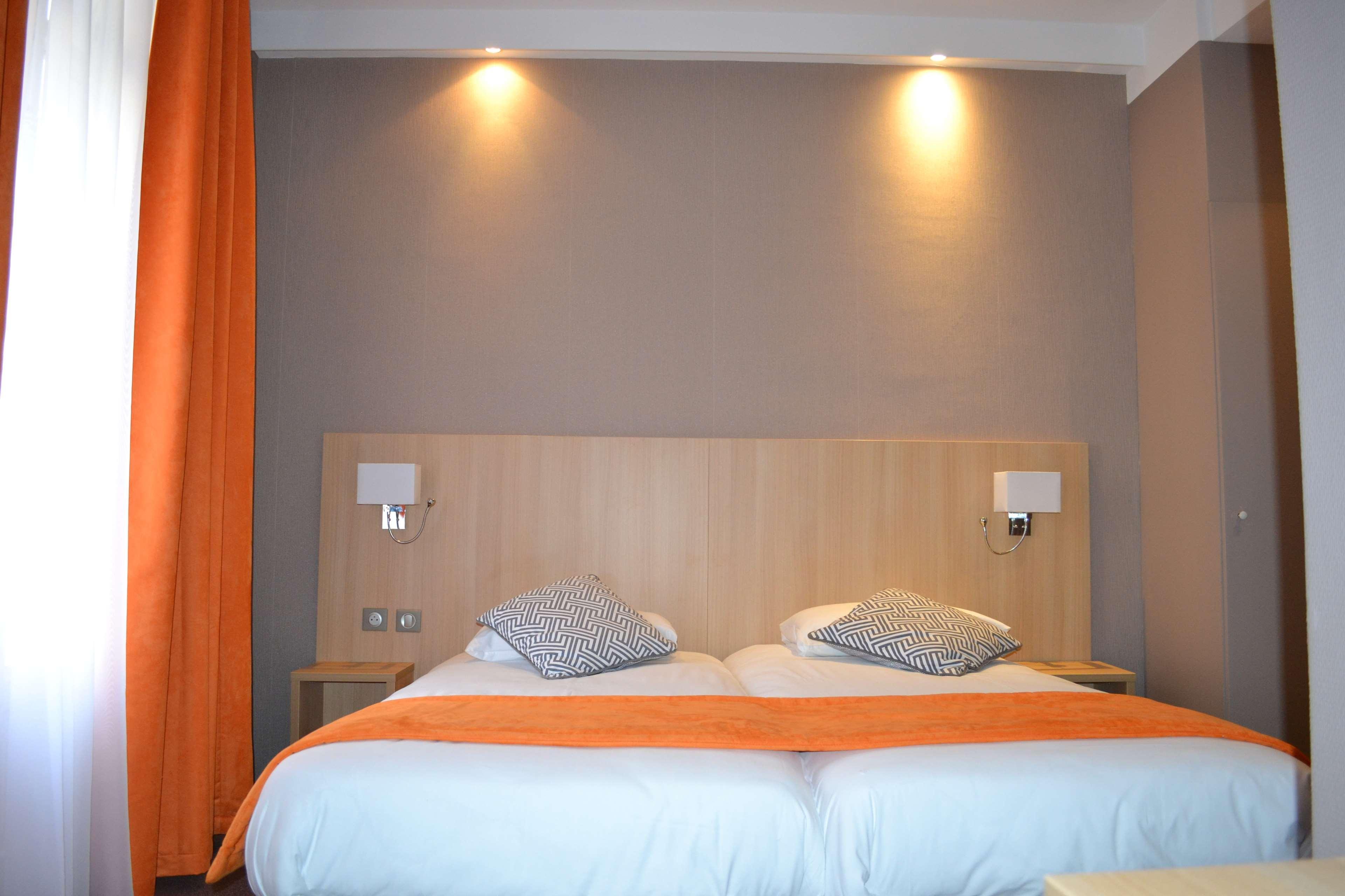 Hotel Europe And Spa Reims Bagian luar foto