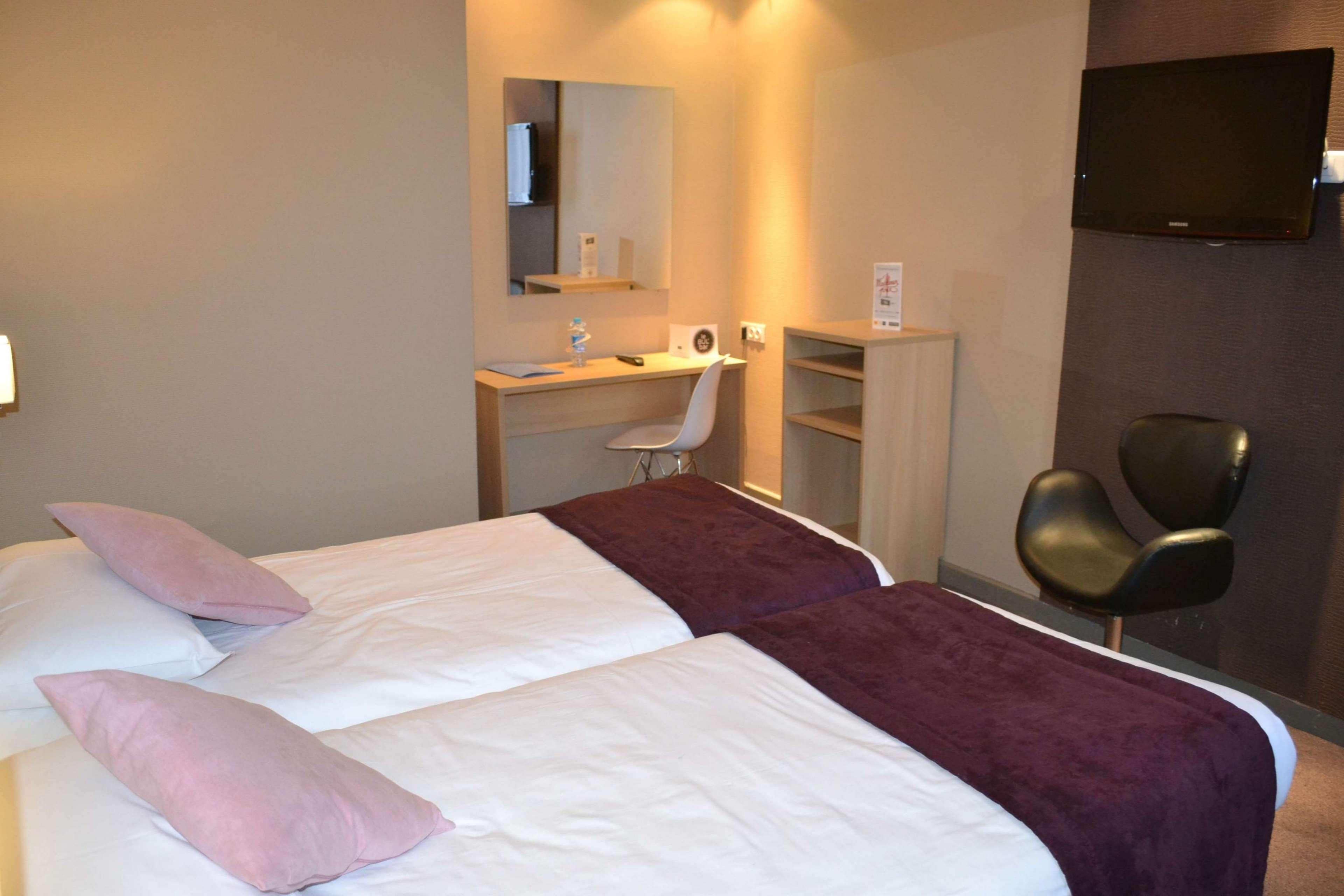 Hotel Europe And Spa Reims Bagian luar foto