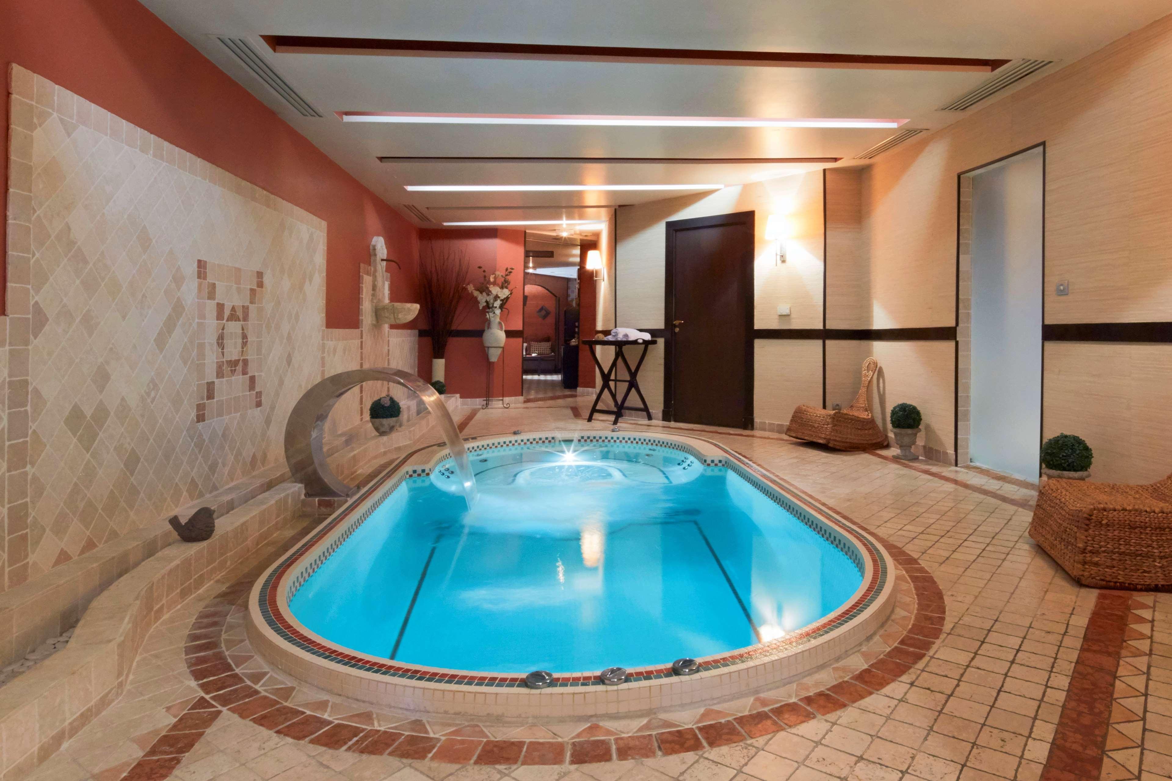Hotel Europe And Spa Reims Bagian luar foto