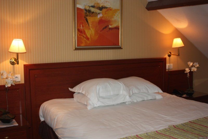 Hotel Europe And Spa Reims Bagian luar foto